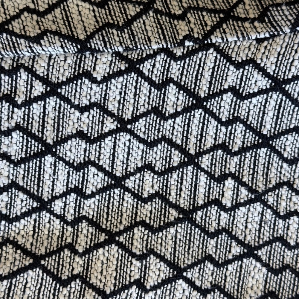 Love 21 Black White Geometric Diamond Jacquard Shorts Size M side zip‎ - Picture 11 of 11